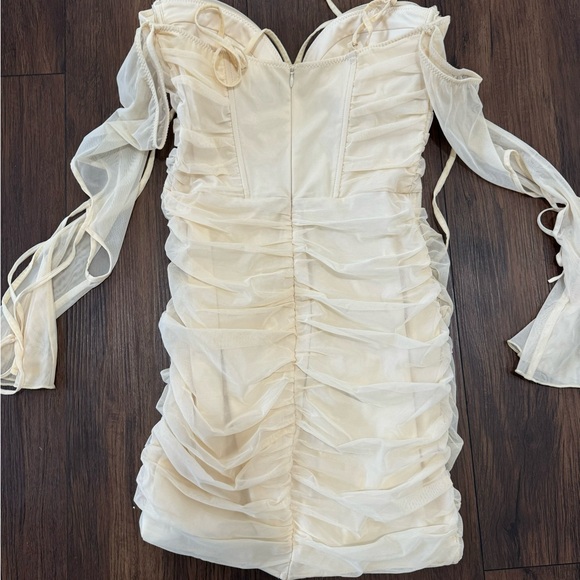 Off the shoulder mini dress - Picture 3 of 4